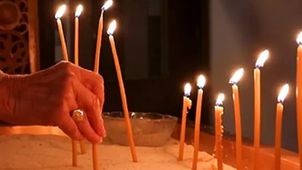 „Afacerea Lumânarea”. Comerțul netaxat din care Biserica Ortodoxă câștigă sume uriașe