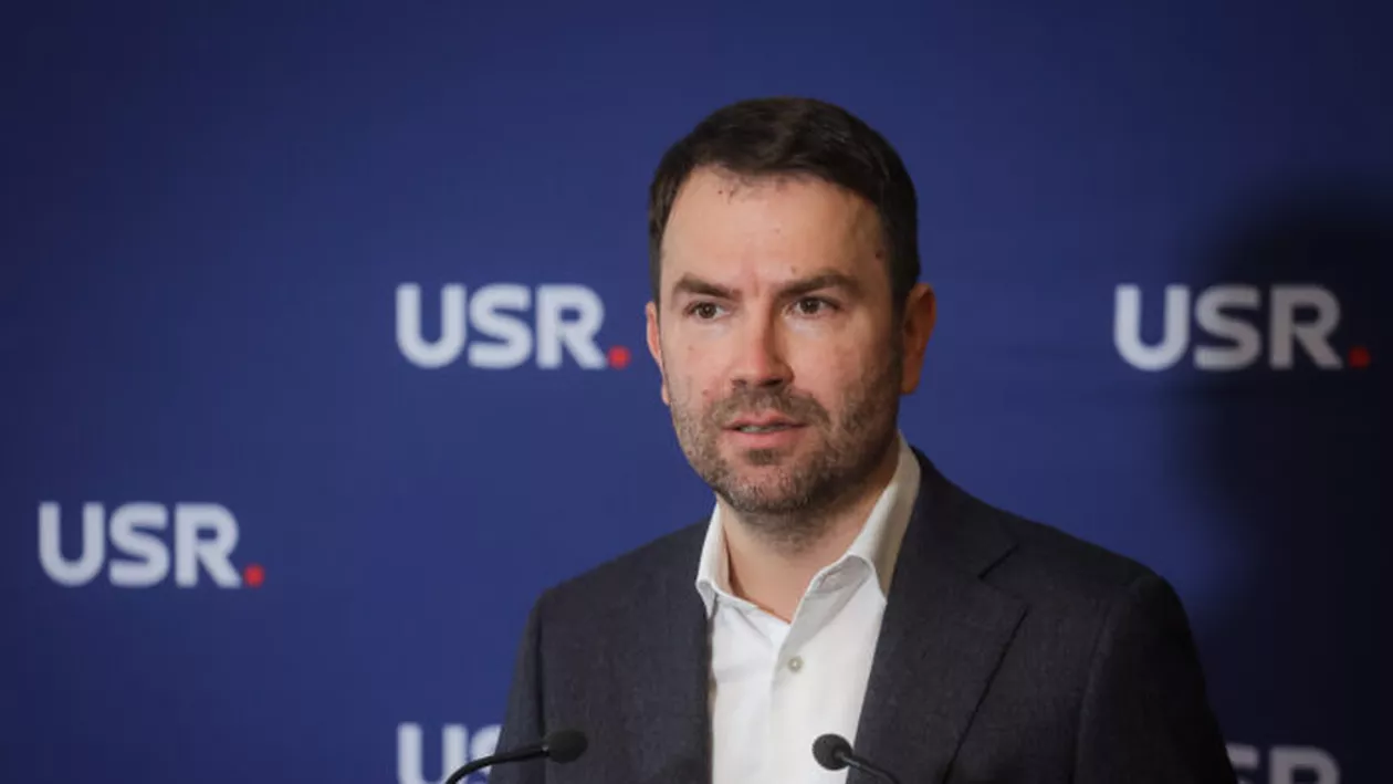Drulă (USR): Profesorii au fost tratați în cel mai disprețuitor mod de Ciucă, Ciolacu și Iohannis. Românii suferă, iar prioritățile PSD și PNL sunt sinecurile. Specialii sunt bine mersi, pensiile speciale sunt la locul lor (VIDEO)