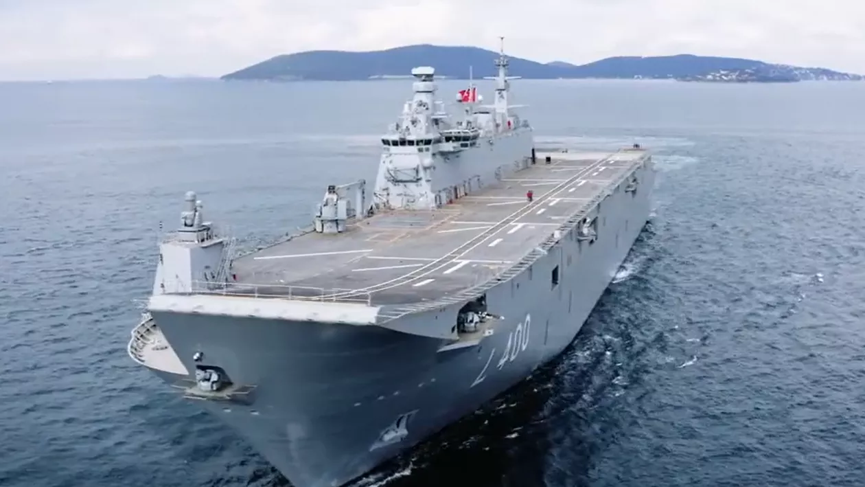 Turcia are prima navă destinată aterizării dronelor de luptă / Construcția TCG Anadolu a durat 7 ani (VIDEO)