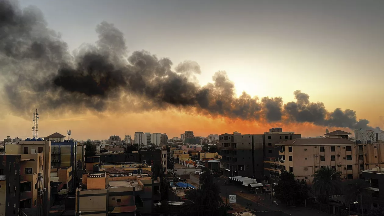 MAE: 22 de cetăţeni români şi 4 membri de familie ai acestora au cerut asistenţă pentru evacuarea din Sudan / Nivelul de alertă a fost ridicat la 8 din 9 - Manifestaţi atenţie deosebită