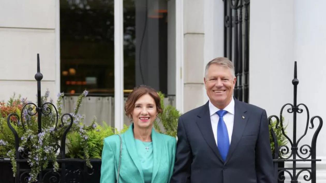 Cătălin Botezatu a criticat dur ținuta purtată de Carmen Iohannis la încoronarea regelui Charles al III-lea: „Nu este o alegere bună”