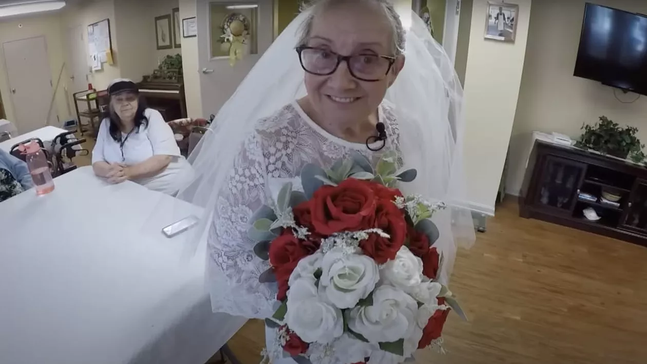 Motivul pentru care o femeie a ales să se căsătorească cu ea însăși, la vârsta de 77 de ani: „E ceva ce mi-am dorit dintotdeauna”
