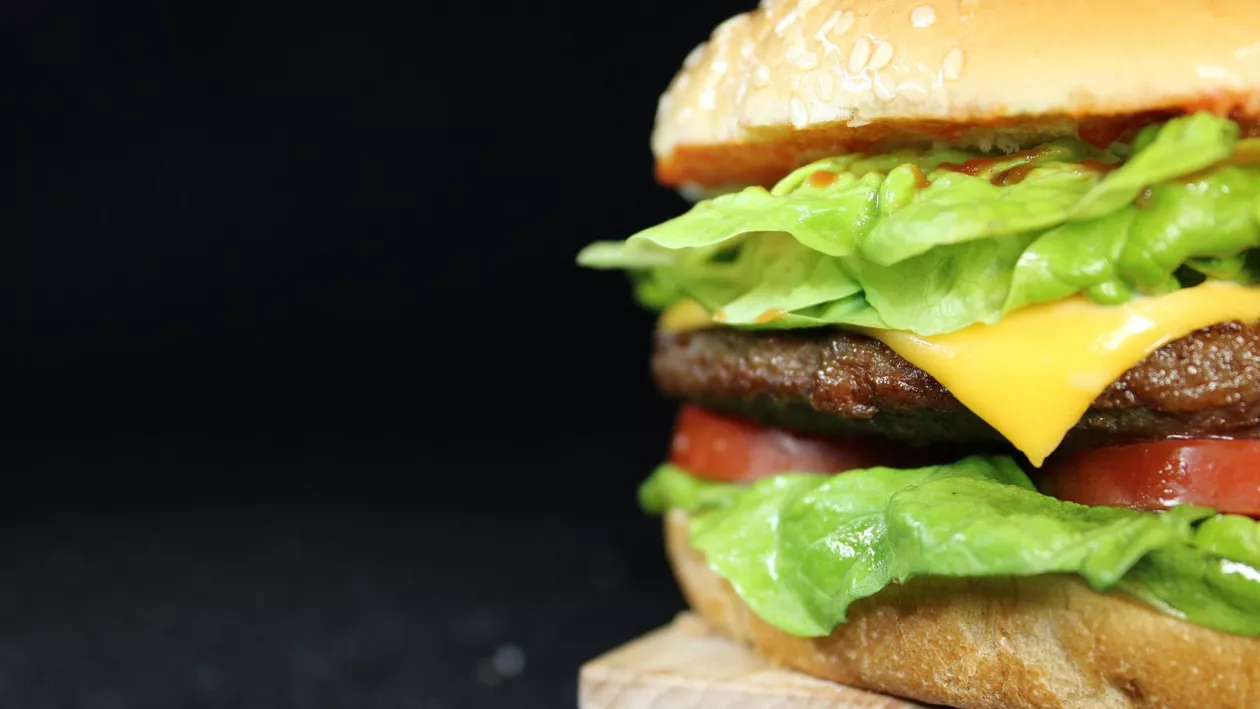 Un restaurant fast-food va închide 400 de locații până la sfârșitul anului