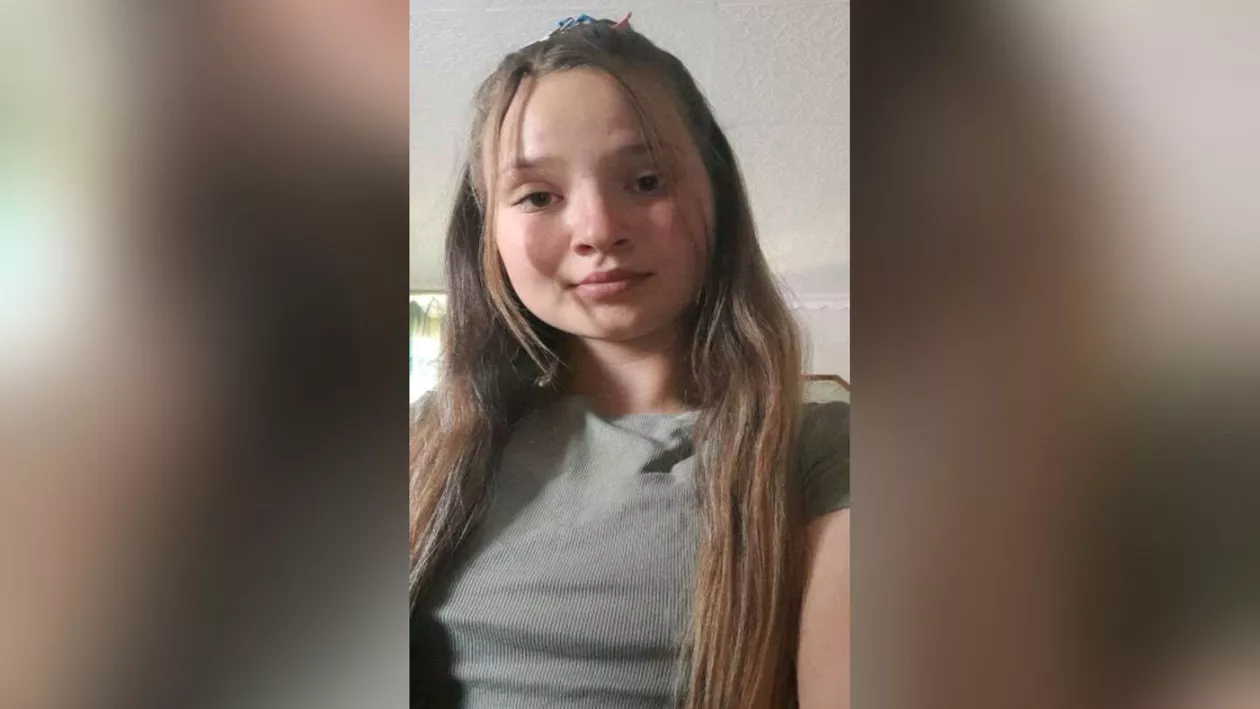 O fată de 14 ani a dispărut de acasă! Dacă o vedeți sunați la 112 / Familia și prietenii săi o caută cu disperare