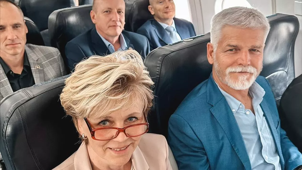 Președintele Cehiei și soția sa merg la încoronarea regelui Charles cu o cursă de linie / Klaus Iohannis optează pentru avioane de lux, care oferă condiții de cinci stele (FOTO)