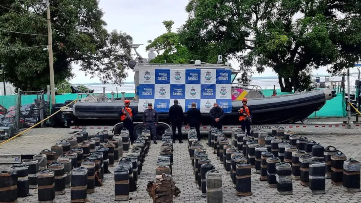 Marina columbiană a confiscat cel mai mare narco-submarin din istorie (FOTO)