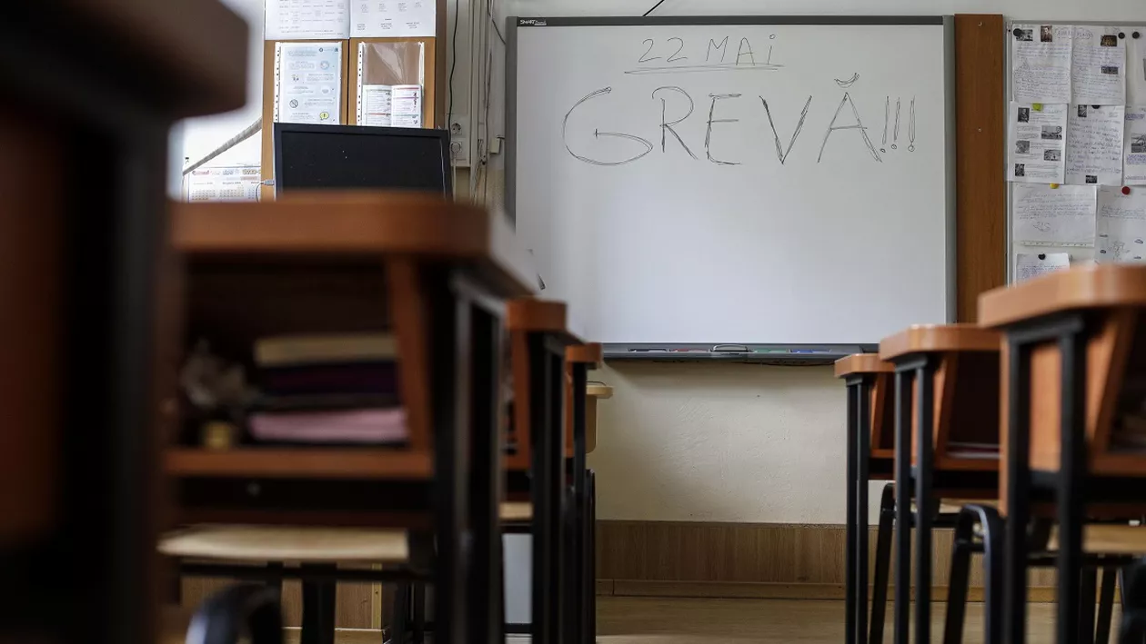 Greva din Educație continuă joi, pentru a patra zi consecutiv. Sindicaliştii se gândesc dacă acceptă oferta cardurilor de 2.500 de lei