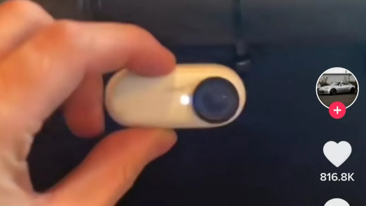 Un tânăr a aplasat o cameră de filmat pe bagajul său: „E timpul să aflu ce face aeroportul” / Imaginile au devenit virale