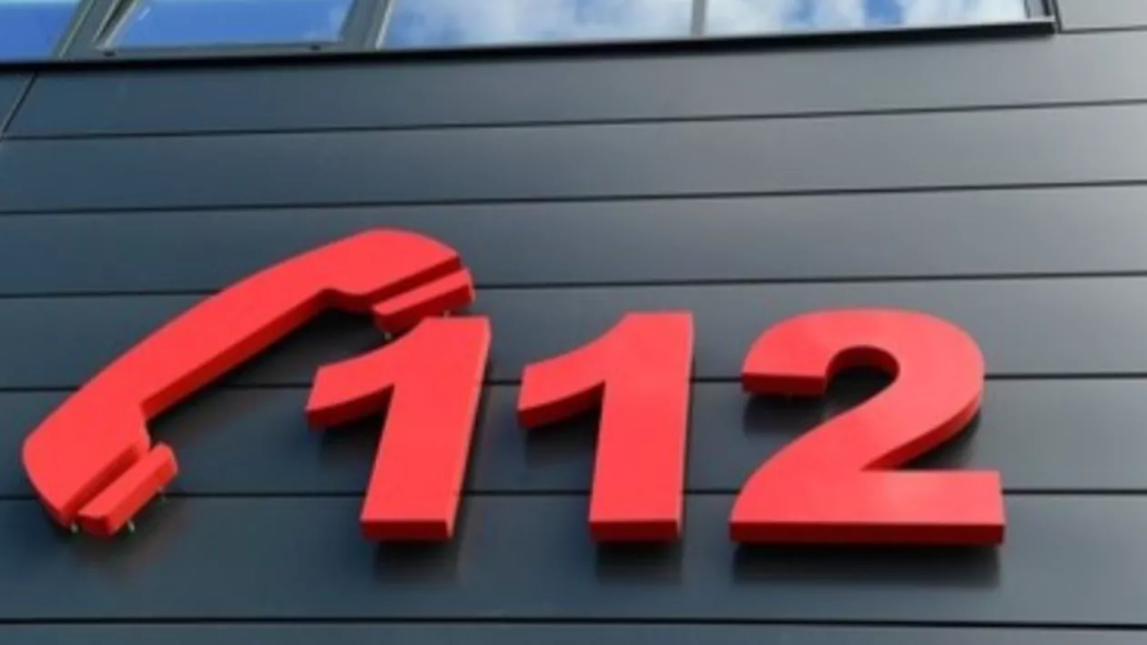 Un tânăr a sunat la 112 pentru a ura „Un an nou fericit”. Reacția operatorului