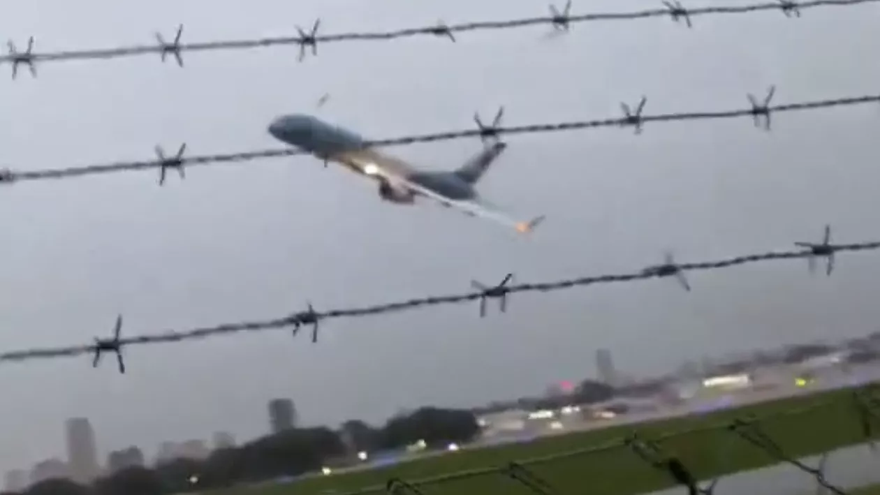 Cascadorie periculoasă cu avionul prezidențial argentinian (VIDEO)