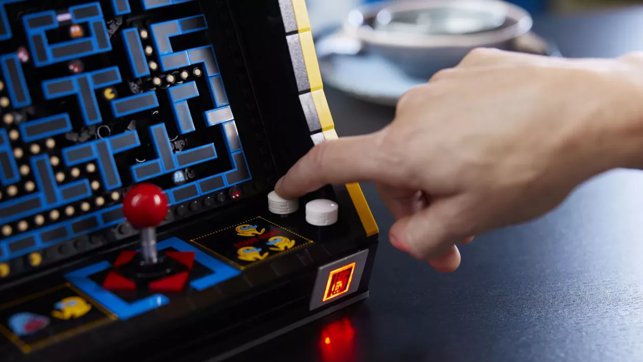Lego recreează legendarul „Pac-Man” / Jocul conține peste 2.500 de piese