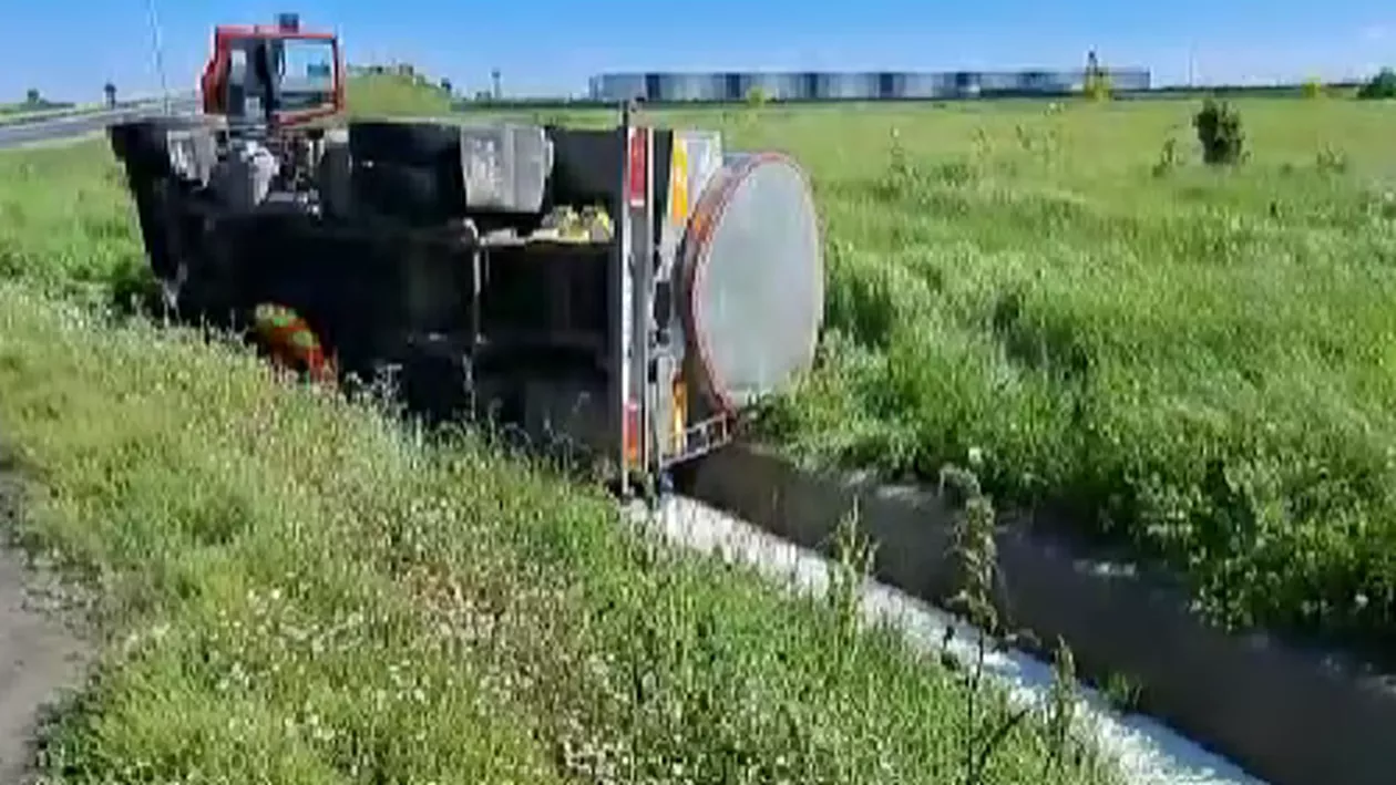 O cisternă care transporta lapte de capră s-a răsturnat la ieșirea din Arad. Paguba se ridică la aproximativ 60.000 de lei