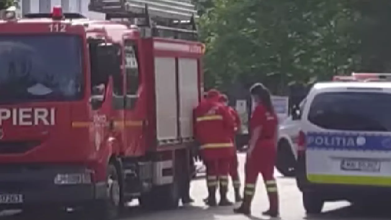 Trei bagaje suspecte, sesizate pe o stradă din Bacău, au pus pe jar autoritățile. Traficul în zona vizată a fost restricţionat