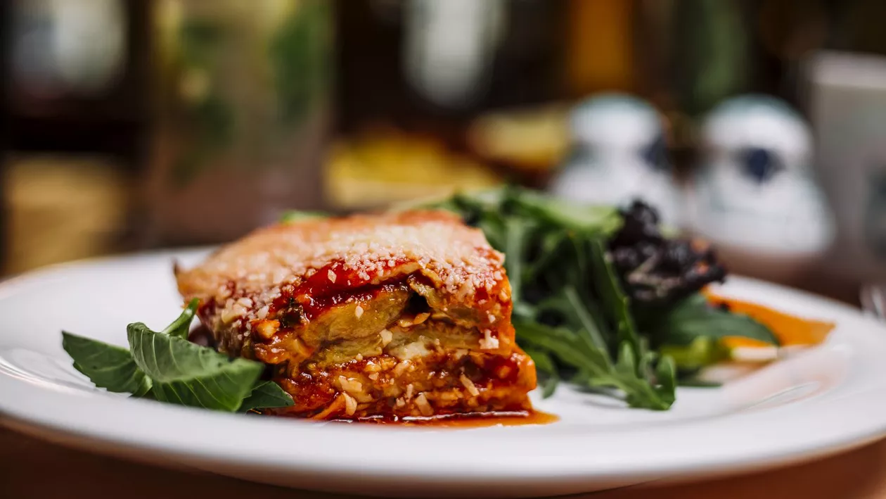 Secretele care fac musacaua de cartofi cremoasă și delicioasă