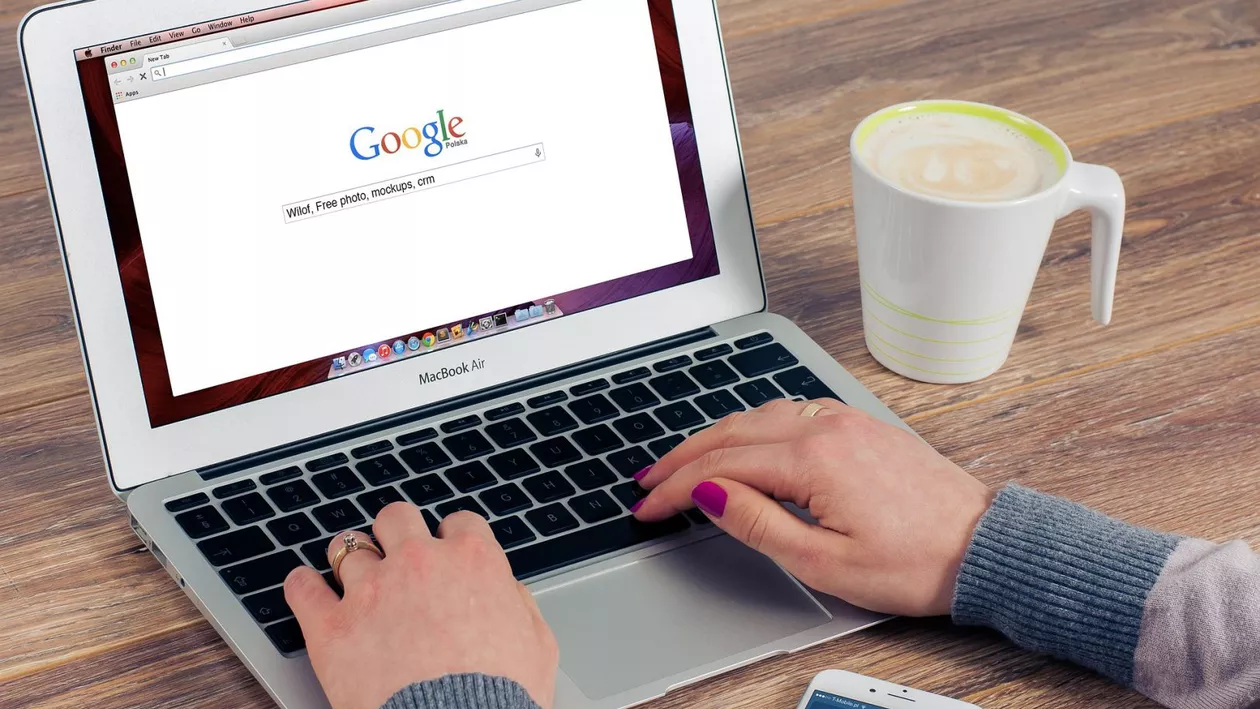 Noi măsuri împotriva tentativelor de phishing: Gmail va folosi bife albastre pentru confirmarea identităţii