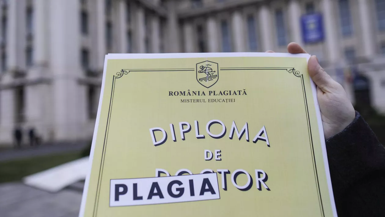 Protest în fața sediilor PSD, PNL și Ministerului Educației. Studenții vor împărți trecătorilor „diplome” fără valoare din viitorul „României Educate”