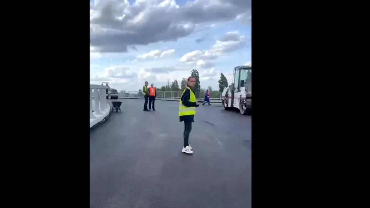 S-a asfaltat inelul central al Pasajului Berceni. Când va fi deschis circulației