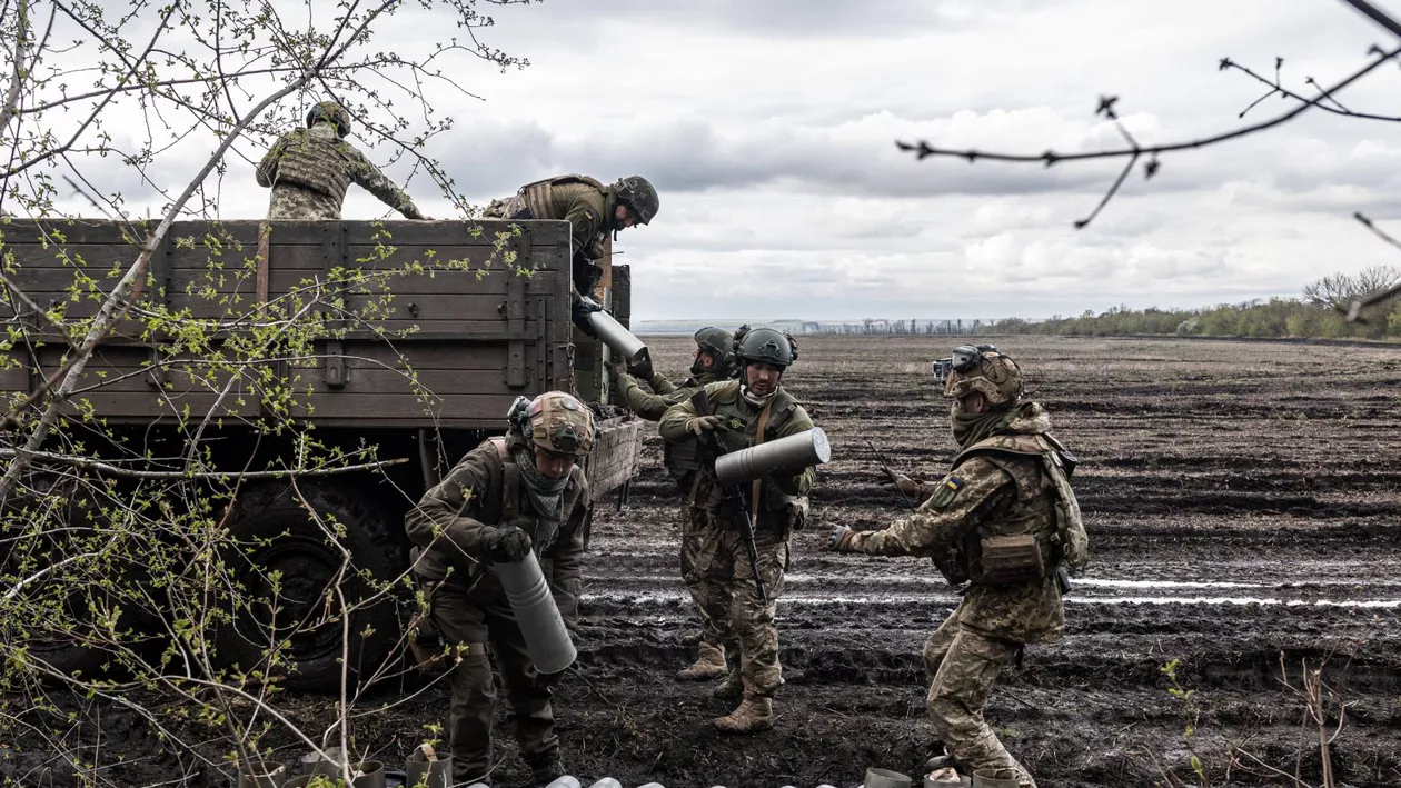 Ministrul ucrainean al Apărării anunță că pregătirile pentru contraofensivă sunt aproape gata / SUA: Rusia și-a epuizat rezervele de muniție și de militari