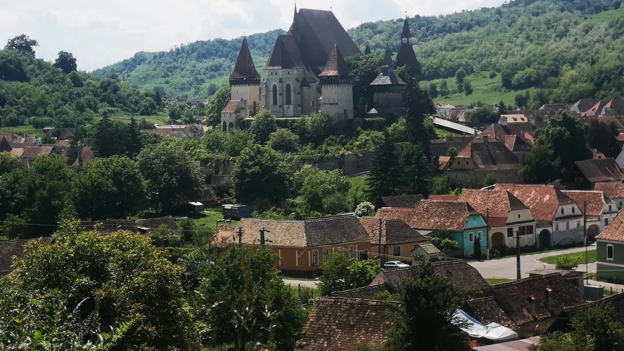 Un sat din România a înregistrat un singur divorț în ultimii 300 de ani / Situația a atras atenția jurnaliștilor BBC