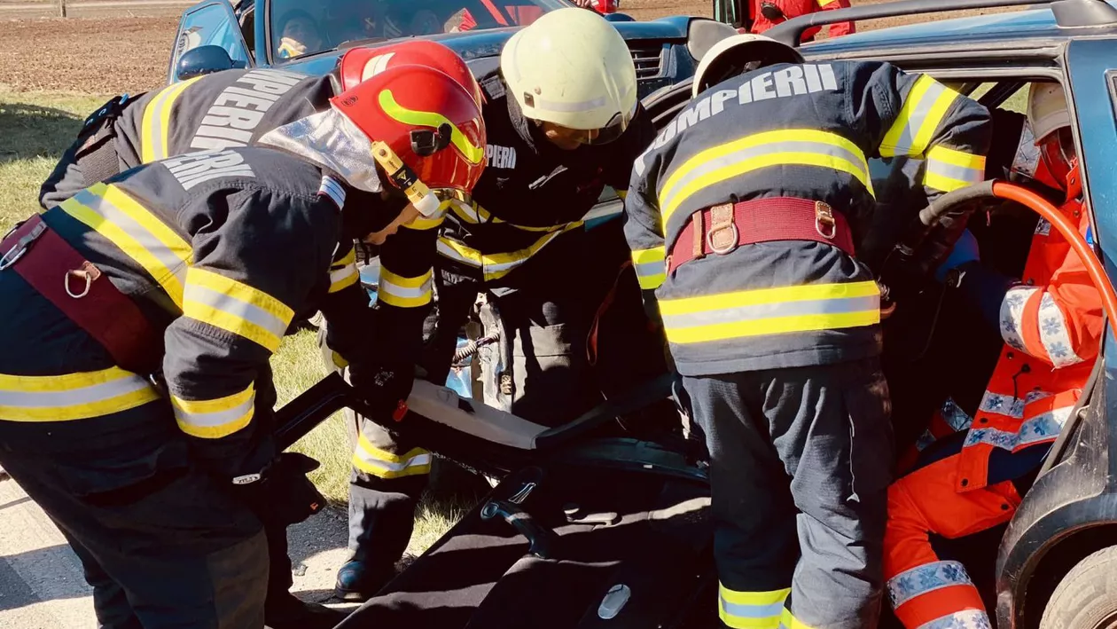 Gabriela a murit într-un tragic accident rutier. Ce a urmat după ce pompierii au ajuns la fața locului, îți va rupe sufletul!