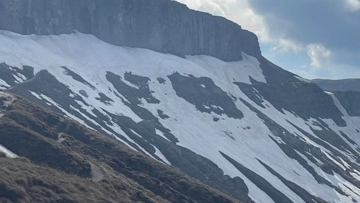 Cinci turiști, blocați în Cerdacul Văii Cerbului, pe traseul spre Vârful Omu