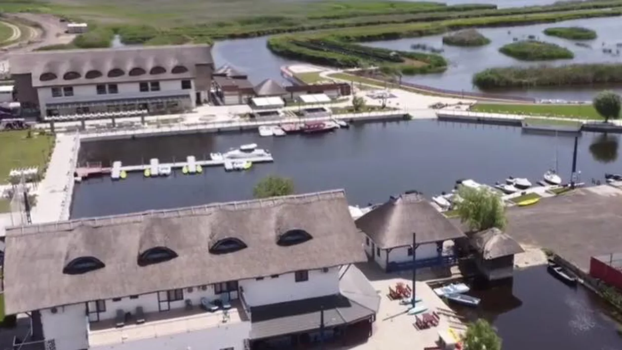 Locul din România unde turiştii vin fără oprire. Unităţile de cazare sunt ocupate deja pentru lunile iulie şi august