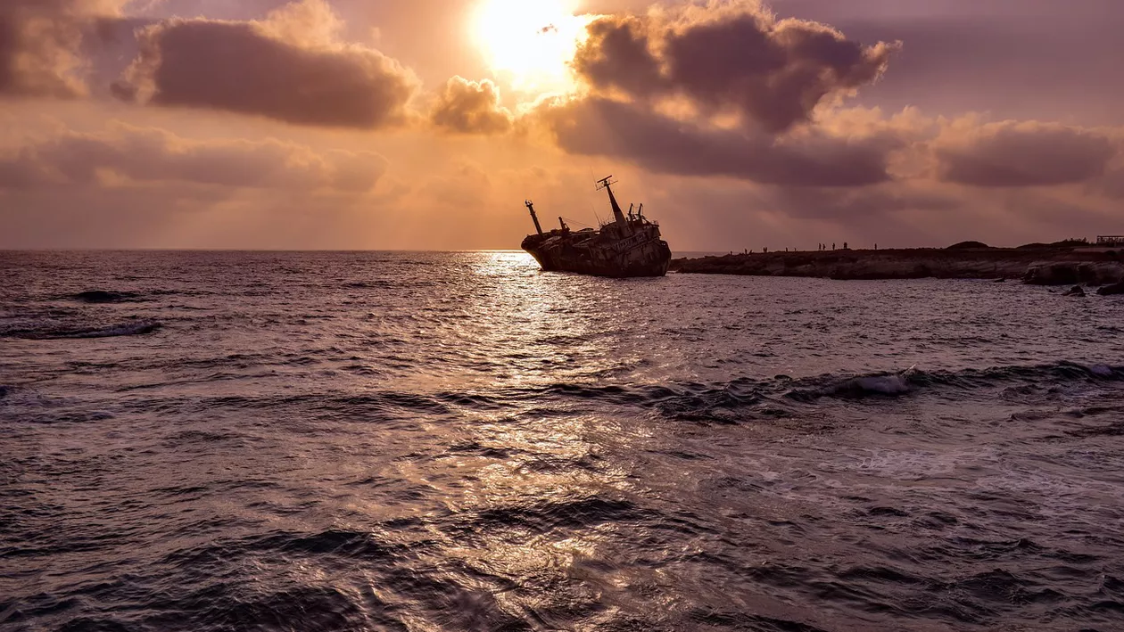 Un bărbat și-a vândut apartamentul și s-a mutat pe o barcă. Cum arată viața lui acum