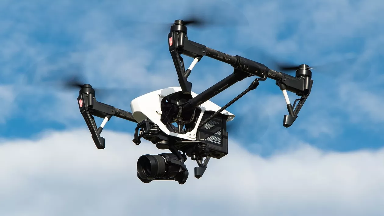 Dronă cu funcții avansate de salvare în premieră la Sinaia. Cum îi va putea ajuta aceasta pe turiștii rătăciți pe munte