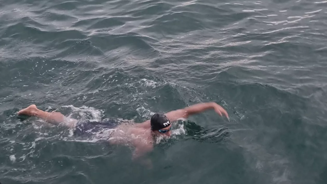 Paul Georgescu a traversat înot Strâmtoarea Gibraltar, una dintre cele mai dificile din lume