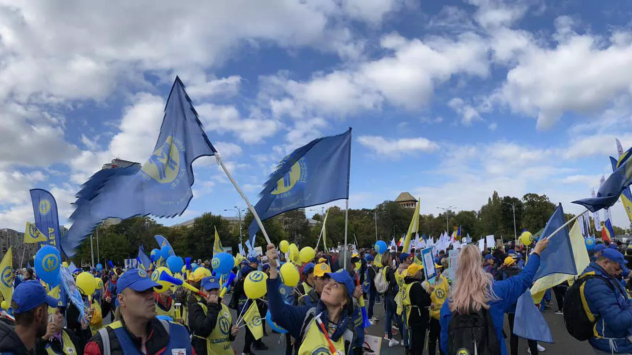 „Repetiție pentru grevă”. Sindicaliștii Federației ”Solidaritatea Sanitară” protestează în spitale, în timpul pauzei de masă