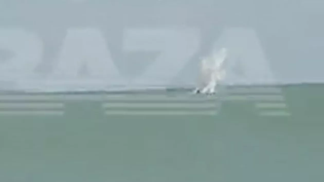 Un avion de vânătoare al Federației Ruse s-a prăbușit în Marea Azov. Ce s-a întâmplat cu pilotul (VIDEO)