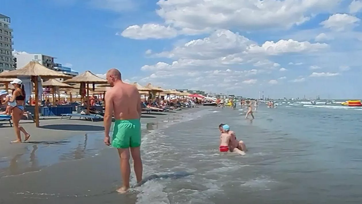 Cât costă o zi pe litoralul românesc pentru doi adulți și un copil: „Am fost surprins”