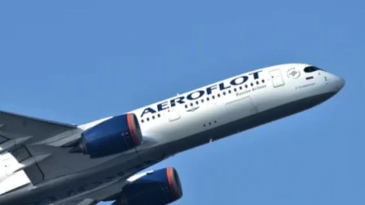 Un avion rusesc a rămas în pană de motor, la peste 11.000 de metri altitudine / La bord se aflau 150 de pasageri