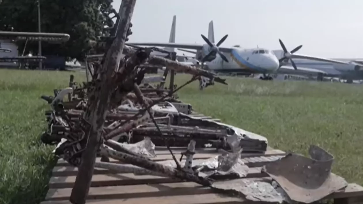 Descoperire rară în Ucraina: Opt avioane de luptă britanice Hawker Hurricane au fost găsite îngropate într-o pădure de lângă Kiev