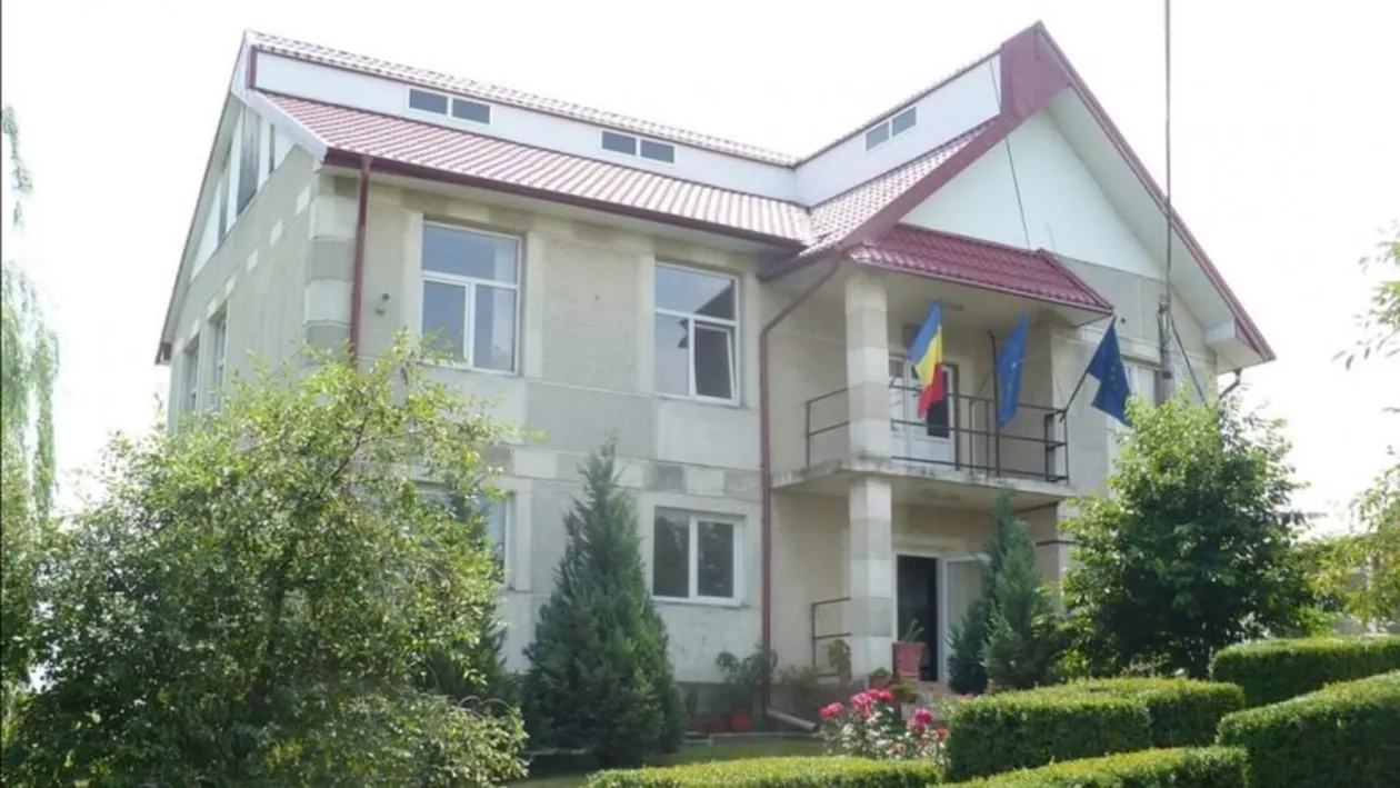 Protest împotriva unui primar din județul Botoșani / Localnicii ies în stradă