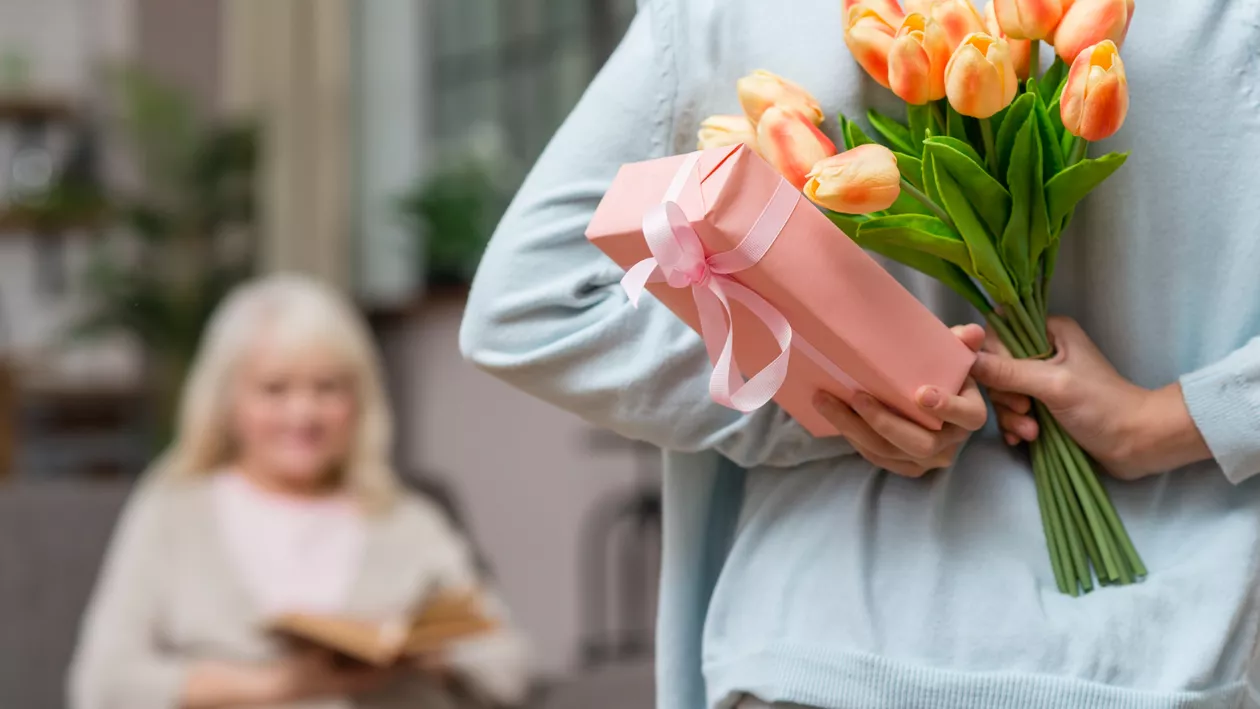 Cum să-ți arăți aprecierea față de o persoană dragă de ziua ei