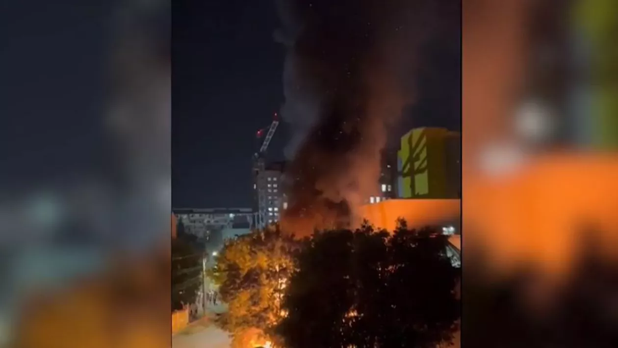 Ministerul Sănătății, despre incendiul din curtea spitalului Robănescu: Nu sunt victime. Explozia la transformator s-a produs după o pană de curent (VIDEO)