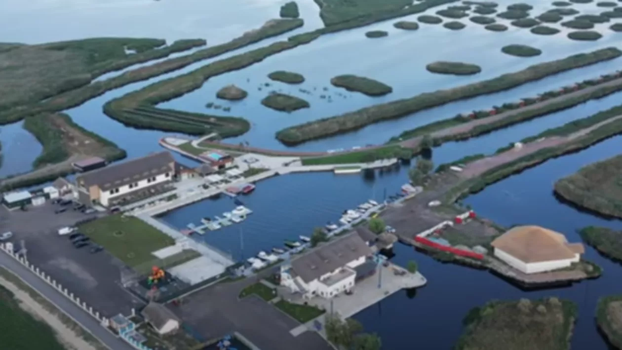 Vloggeri români cu sute de mii de fani pe Youtube: „Am ajuns pe cea mai frumoasă plajă din România”