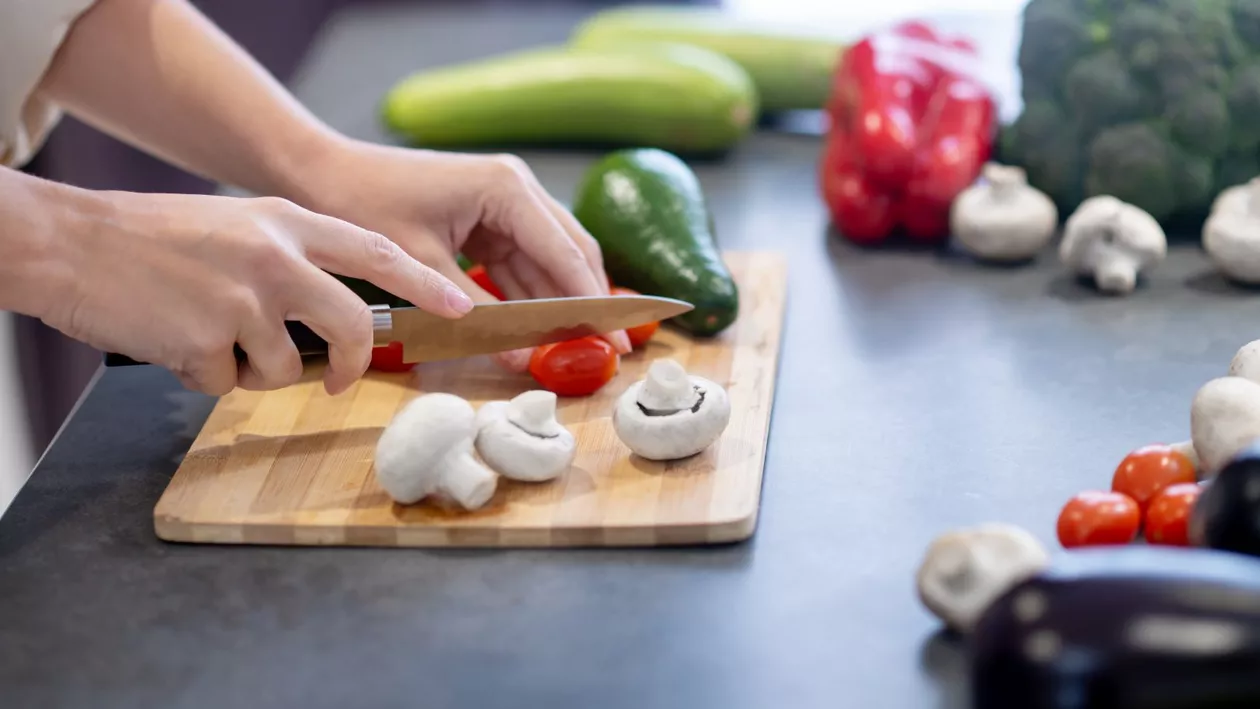 Simona Carniciu, despre substanţele din mâncare care întineresc corpul: „Aduc un aport extraordinar în viaţa noastră