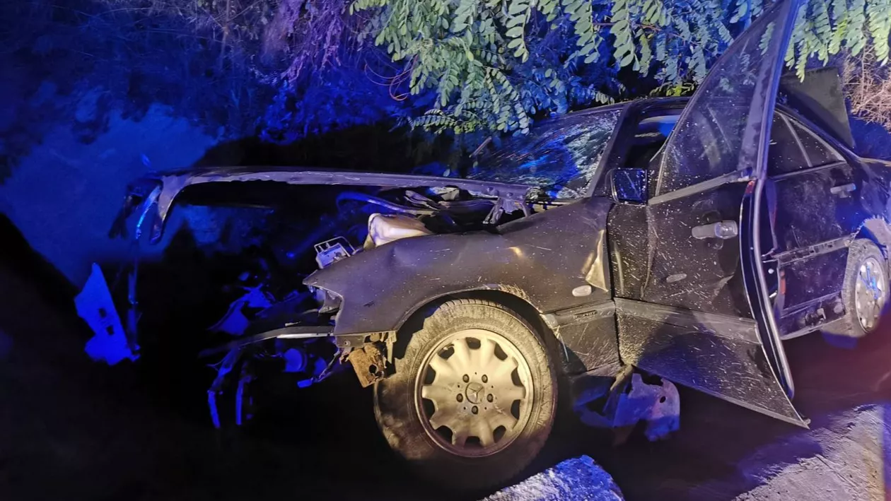 Tragedie în Botoșani! Un copil de doar un an și doi bărbați au murit, după ce au căzut cu mașina într-un șanț (FOTO)