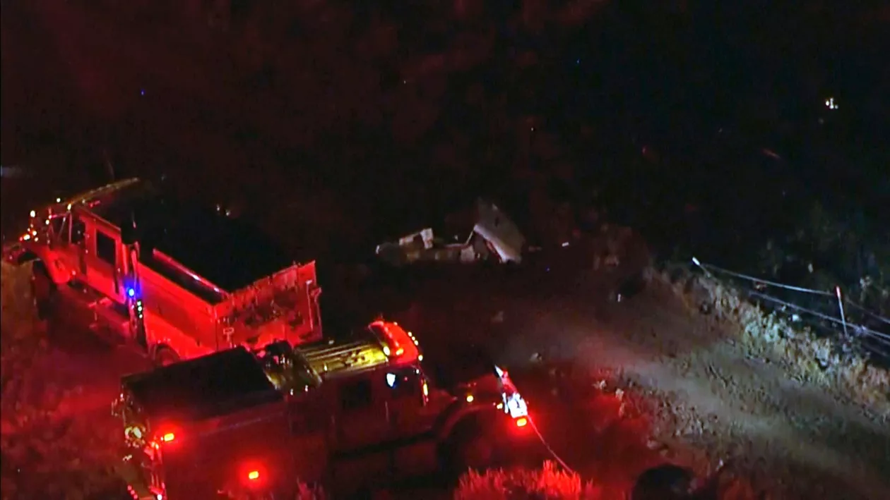 Trei persoane au murit după ce două elicoptere s-au ciocnit în zbor, în California (FOTO/VIDEO)