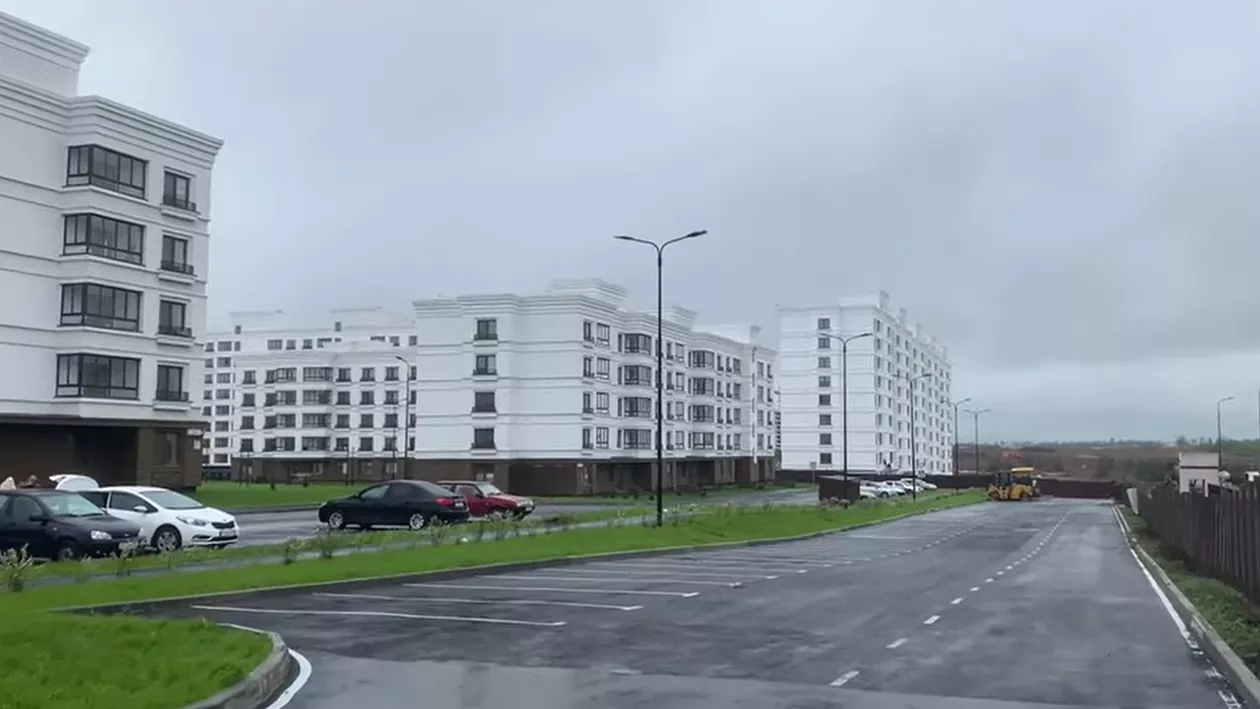 Cetățenii ruși vânează apartamente ieftine în Mariupolul ocupat