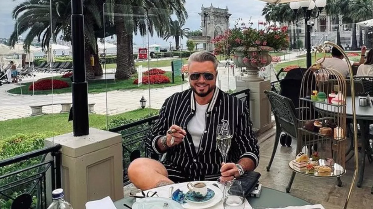 Cătălin Botezatu se răsfață cu preparate sofisticate la Cluj: Designerul a mâncat mici în foiță de aur / Cât a plătit pentru o porție