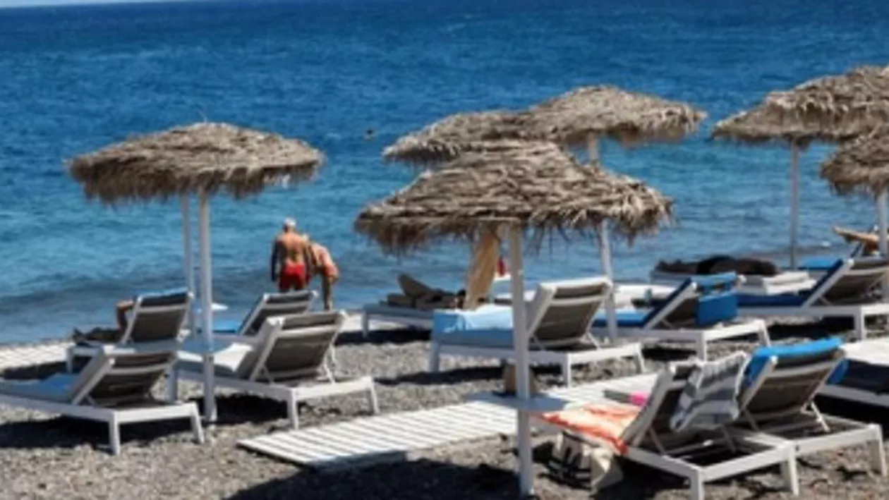 Bătaie la Costinești pentru două șezlonguri. „Păi, şi dacă nu erau plătite trebuiau să-i bată, sau ce?