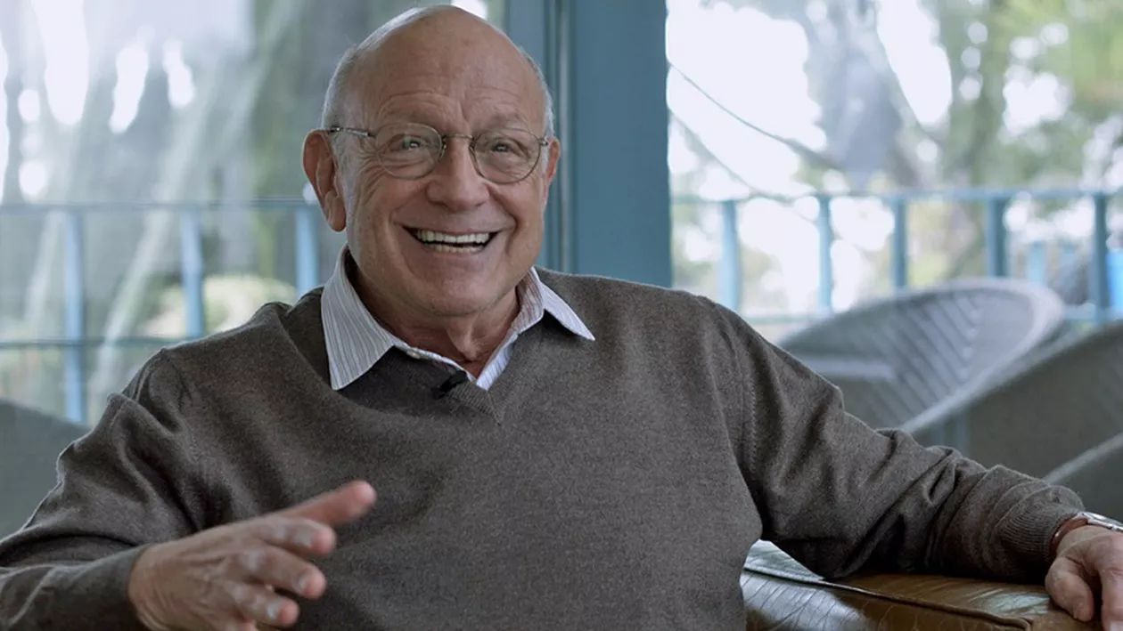 Doliu imens în lumea filmului! / A murit David Jacobs, creatorul serialului „Dallas”