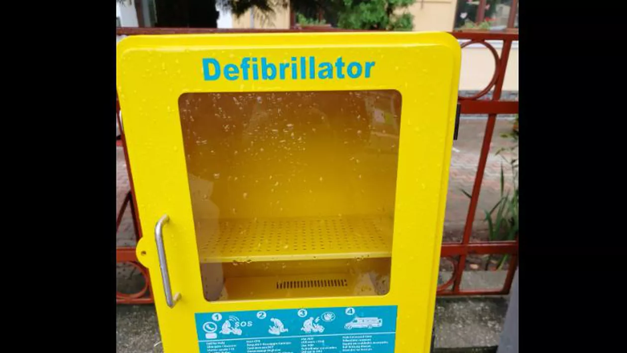 Primul oraș din România care are defibrilatoare mobile în școli. „Reprezintă un pas înspre normalitate”
