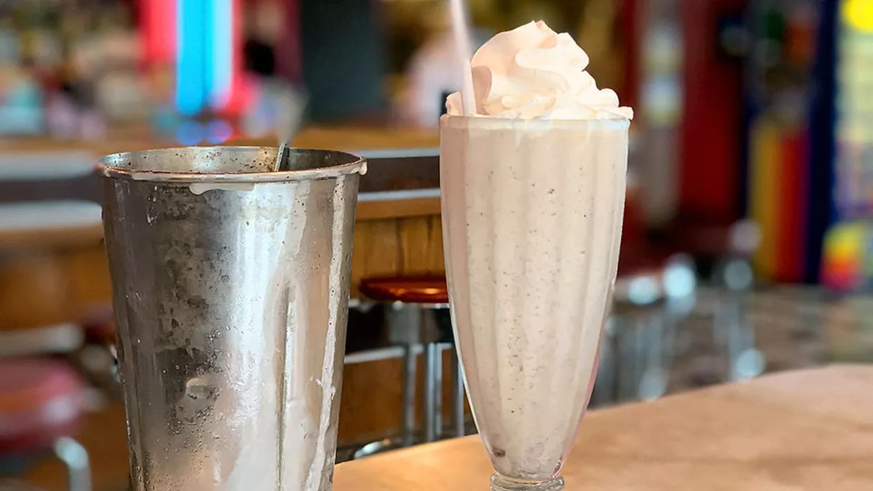 Trei oameni au murit, iar alți trei se află la spital, după ce au băut milkshake-uri contaminate cu bacterii / Anchetă fulger demarată de autorități