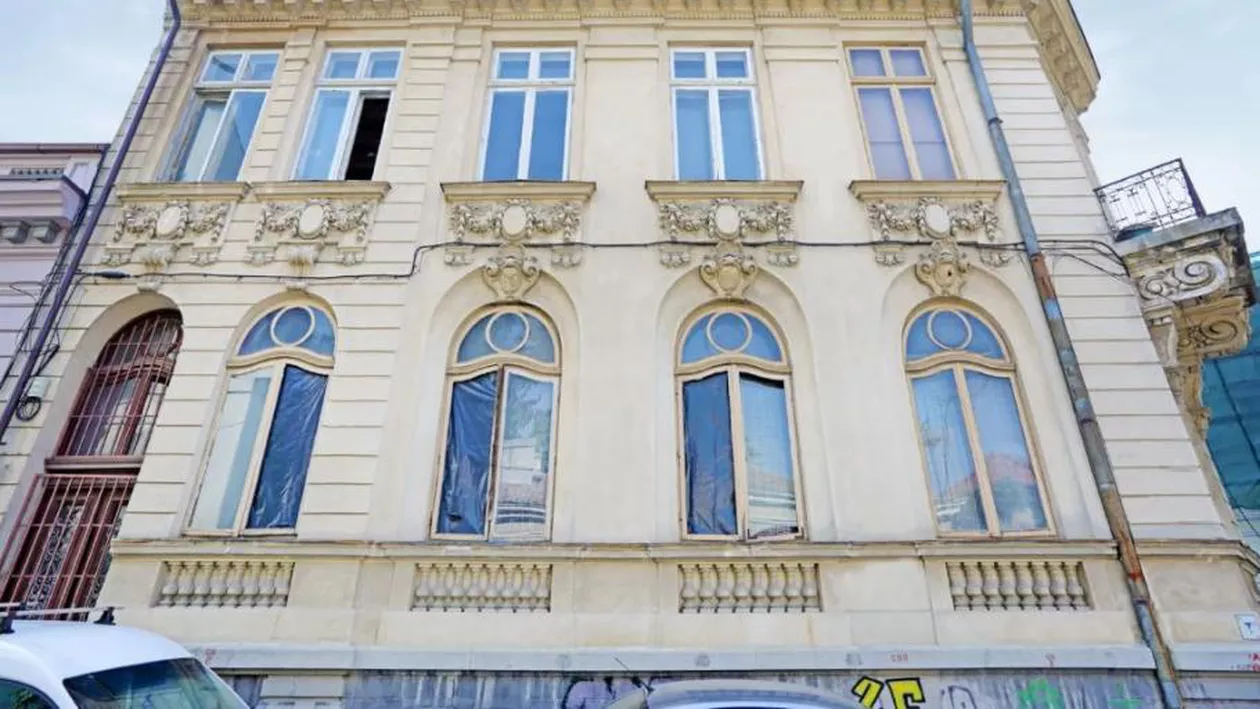 Casa descrisă în romanul „La Medeleni, scoasă la vânzare / Preţul locuinței nu a fost făcut public