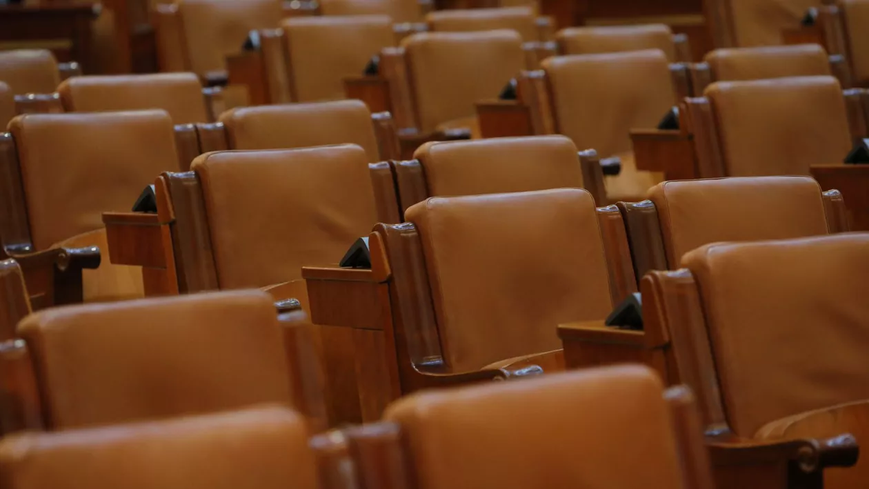 Senatul a respins creșterea salariilor în Ministerul Finanțelor și instituțiile subordonate