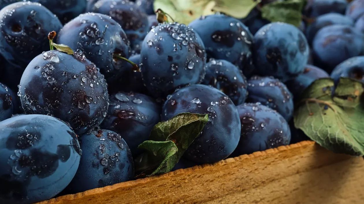 O familie din Bihor a dat lovitura cu o afacere cu tradiție. O jumătate de litru din ceea ce produc se vinde și cu 200 de lei